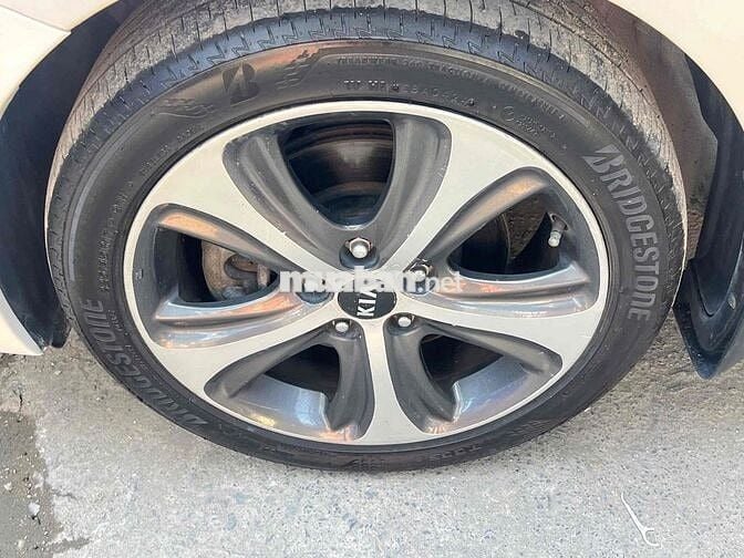 KIA Rondo 2016 GAT đi 70.000 km xe gia đình dùng