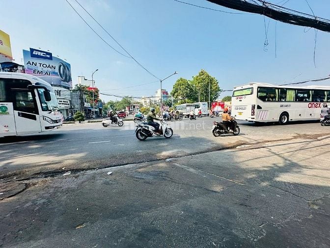 Cần bán nhà nở hậu 100m2 , hẻm ôtô giữa TTTP Nha Trang