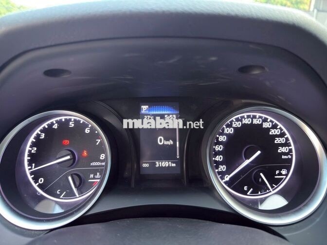 TOYOTA CAMRY 2.0E 2022 - 880TR THƯƠNG LƯỢNG