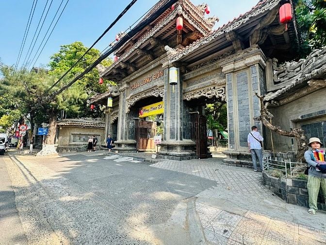 Cần bán nhà nở hậu 100m2 , hẻm ôtô giữa TTTP Nha Trang
