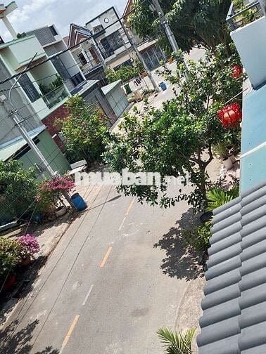 cho thuê nhà lầu trệt thân xe hơi tại Bình chuẩn Thuận An BD gồm 3pn