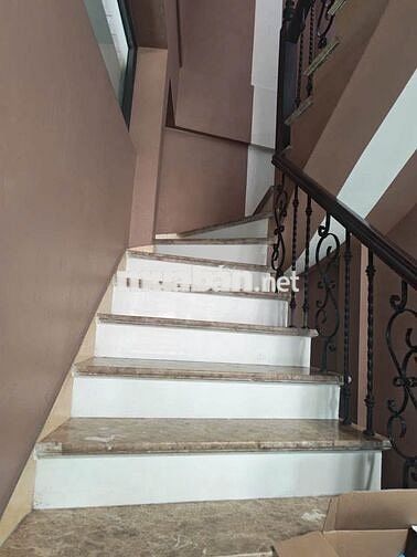 Cho thuê mặt bằng kinh doanh Việt hưng, 100m x 4 tầng, thang máy