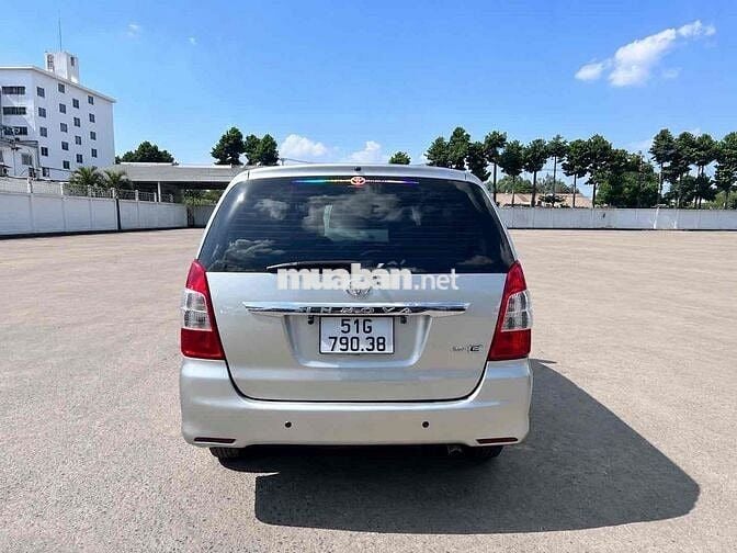 Toyota Innova E 2013 Số sàn Bạc