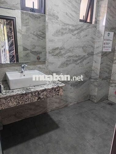 Cho thuê mặt bằng kinh doanh Việt hưng, 100m x 4 tầng, thang máy
