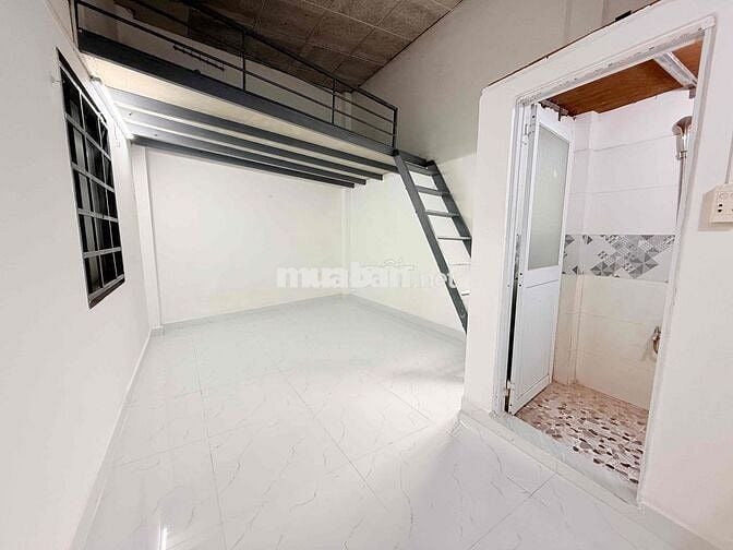 Phòng có gác 16m2 cửa sổ thoáng Tô Ký