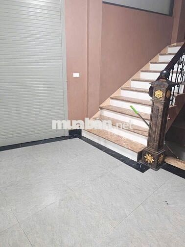 Cho thuê mặt bằng kinh doanh Việt hưng, 100m x 4 tầng, thang máy