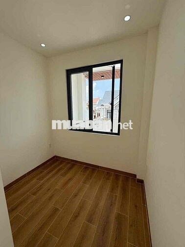 Nhà Mới 4 Tấm Lô Tư Ngang 6m Sát Quận Tân Phú Hạ 300Tr
