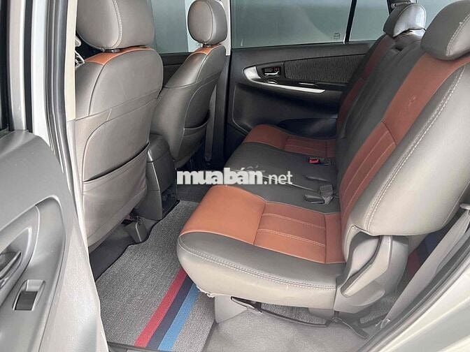 Toyota Innova E 2013 Số sàn Bạc