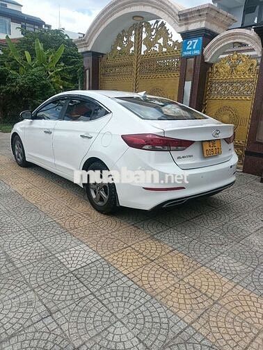Hyundai Elantra 2017 Số sàn Trắng