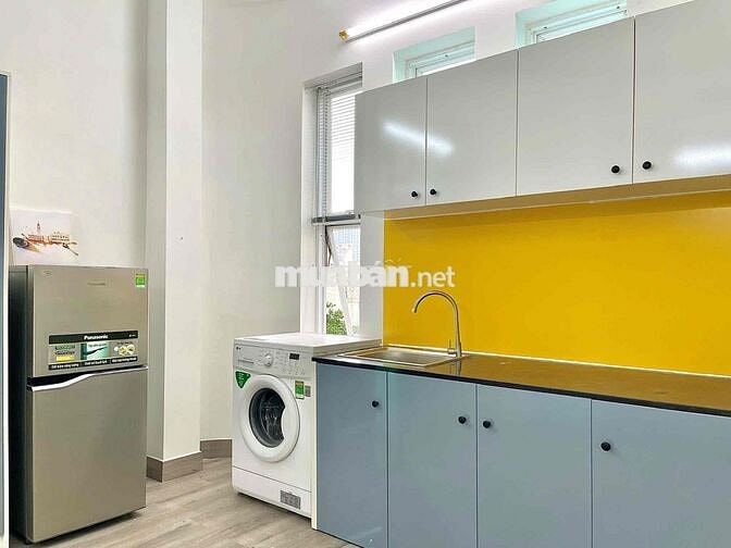 STUDIO 30m2 CỬA SỔ BAN CÔNG THOÁNG NGAY ĐẠI HỌC KINH TẾ UEH CƠ SỞ C