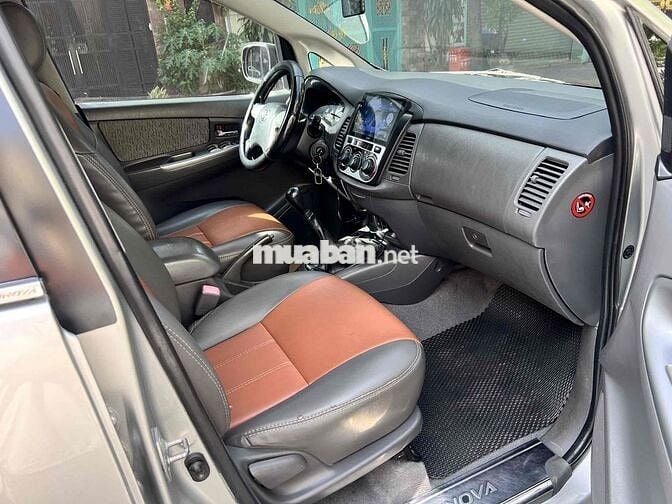 Toyota Innova E 2013 Số sàn Bạc