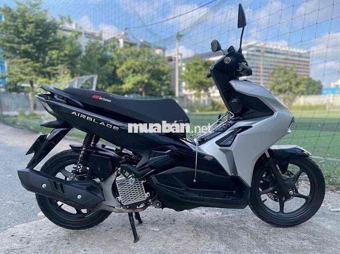 Air Blade 2021 Bạc Đen 9 chủ , xe còn rất đẹp
