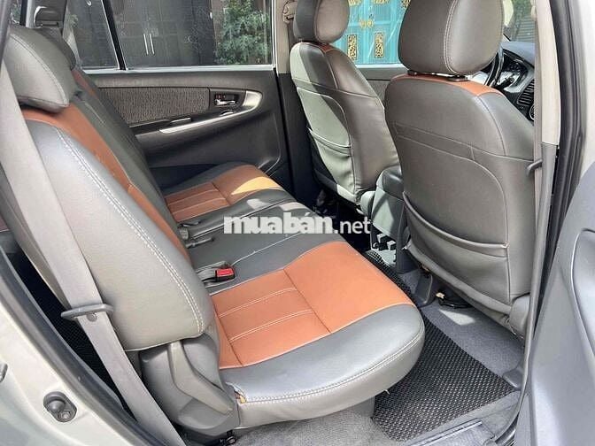 Toyota Innova E 2013 Số sàn Bạc