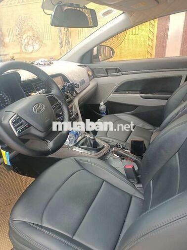 Hyundai Elantra 2017 Số sàn Trắng