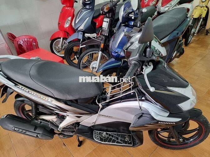 Honda Air Blade Đen bạc Xăng
