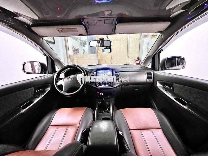 Toyota Innova E 2013 Số sàn Bạc