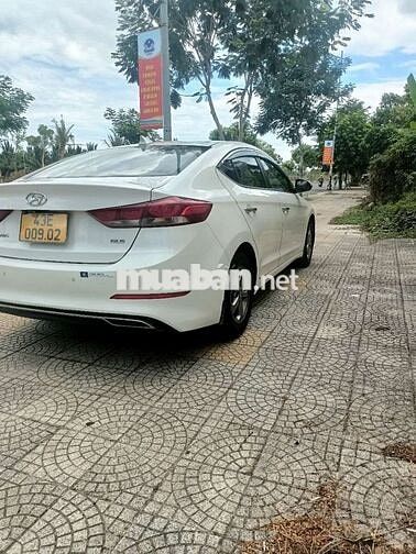 Hyundai Elantra 2017 Số sàn Trắng
