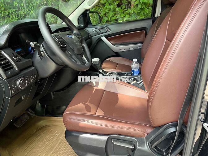 Ford Ranger XLS 2019 Tự động Đen