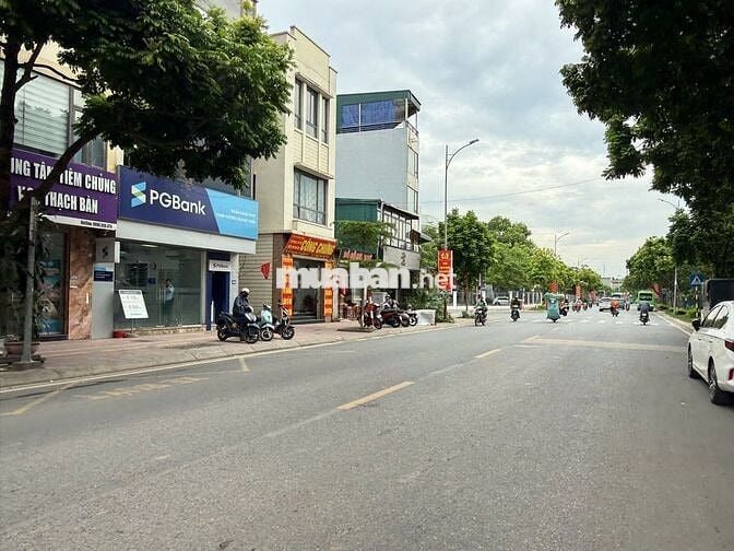 CẦN BÁN NHÀ MẶT PHỐ THẠCH BÀN LONG BIÊN HÀ NỘI.