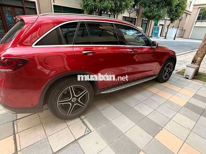 Mercedes-Benz GLC 300 Đỏ 5 chỗ Da
