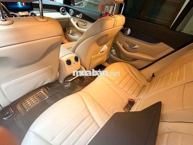 Mercedes-Benz GLC 300 Đỏ 5 chỗ Da
