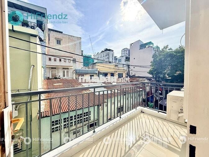 STUDIO BANCOL ĐỐI DIỆN BỜ KÈ HOÀNG SA TRƯỜNG SA