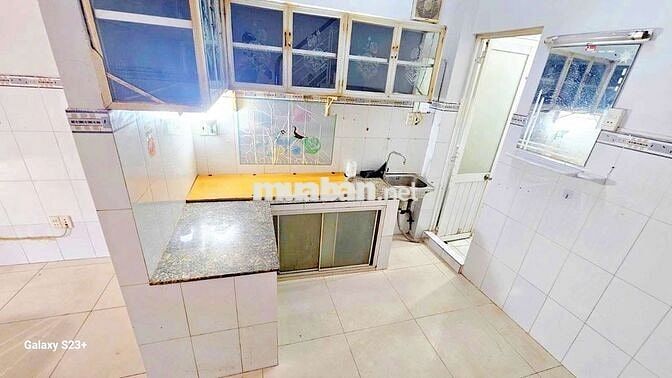 CHO THUÊ NHÀ HẺM XE HƠI 8M ÂU DƯƠNG LÂN P3 Q8 1 TRỆT 3 LẦU – GIÁ 12 TR