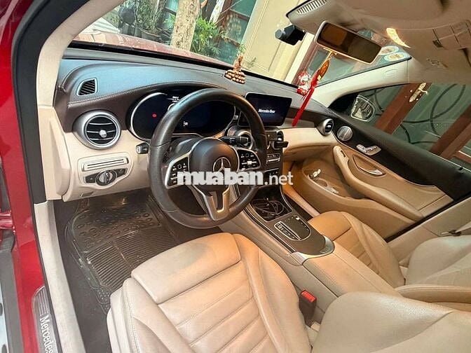 Mercedes-Benz GLC 300 Đỏ 5 chỗ Da
