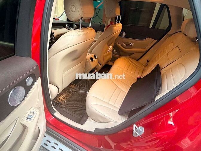Mercedes-Benz GLC 300 Đỏ 5 chỗ Da