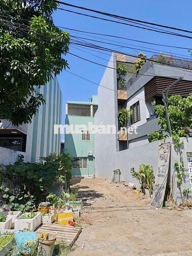 BÁN ĐẤT DT KHỦNG, BỀ NGANG RỘNG, MẶT TIỀN ĐƯỜNG LỚN