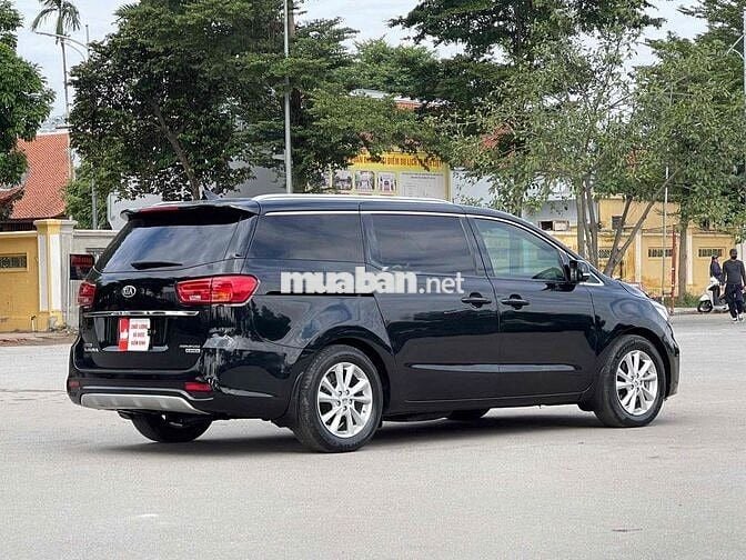KIA Sedona 2021 2.2D Luxury Đen 12 vạn km