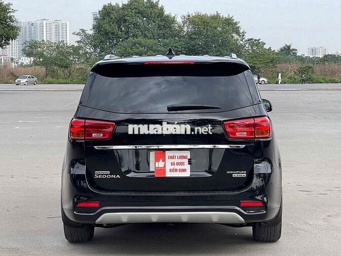 KIA Sedona 2021 2.2D Luxury Đen 12 vạn km