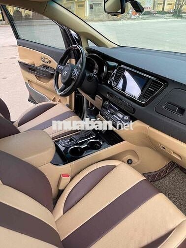 KIA Sedona 2021 2.2D Luxury Đen 12 vạn km