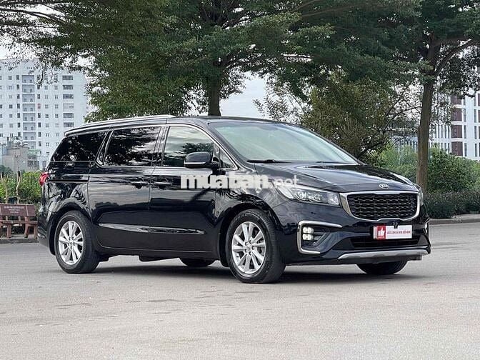 KIA Sedona 2021 2.2D Luxury Đen 12 vạn km