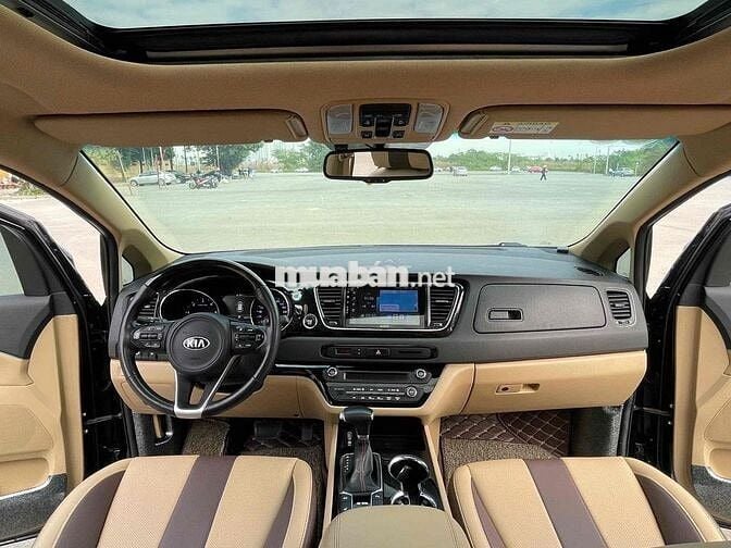 KIA Sedona 2021 2.2D Luxury Đen 12 vạn km
