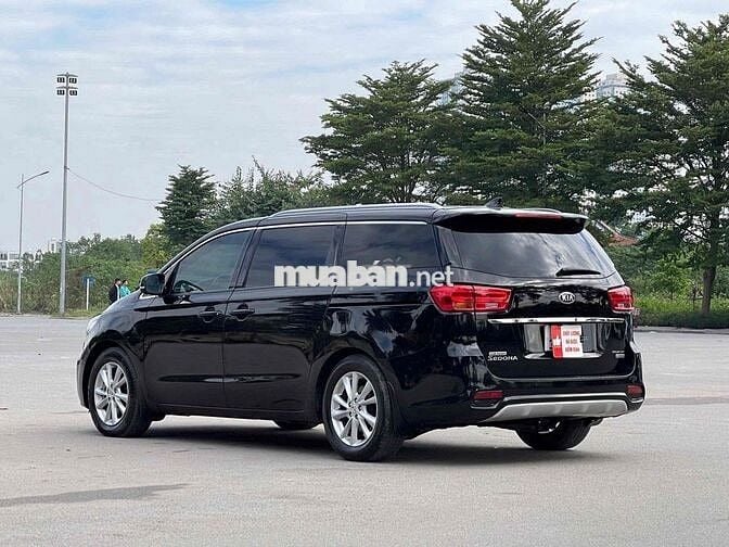 KIA Sedona 2021 2.2D Luxury Đen 12 vạn km