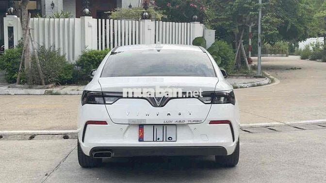 VinFast Lux A 2.0 AT sản xuất 2022 siêu lướt