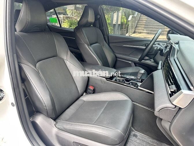 Camry 2.0Q- 2025