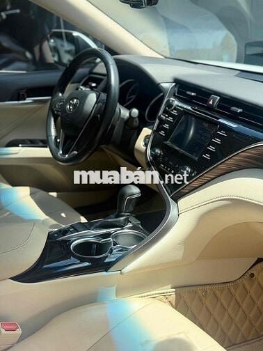 Toyota Camry 2.0G 2019 Trắng 56.000 km