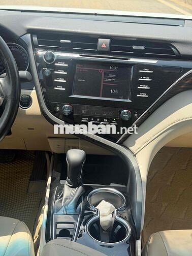 Toyota Camry 2.0G 2019 Trắng 56.000 km