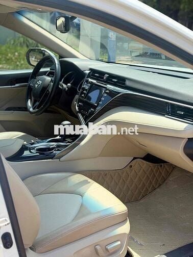 Toyota Camry 2.0G 2019 Trắng 56.000 km