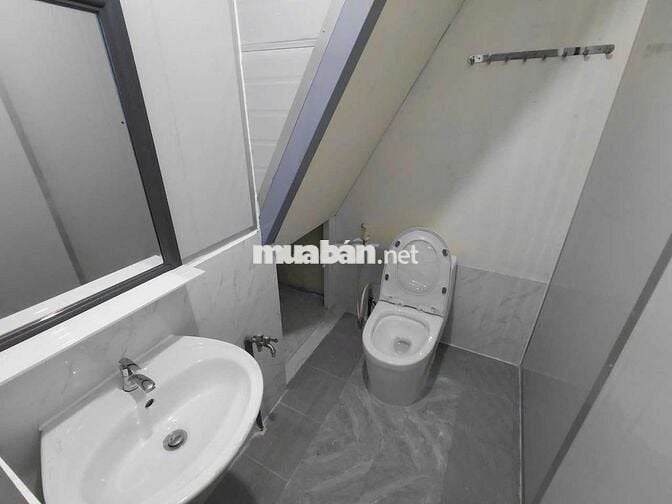 Cho thuê nhà nguyên căn hẻm xe hơi 