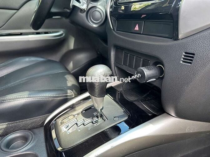 Mitsubishi Triton GLS Premium 2018 4x2AT Xám bạc