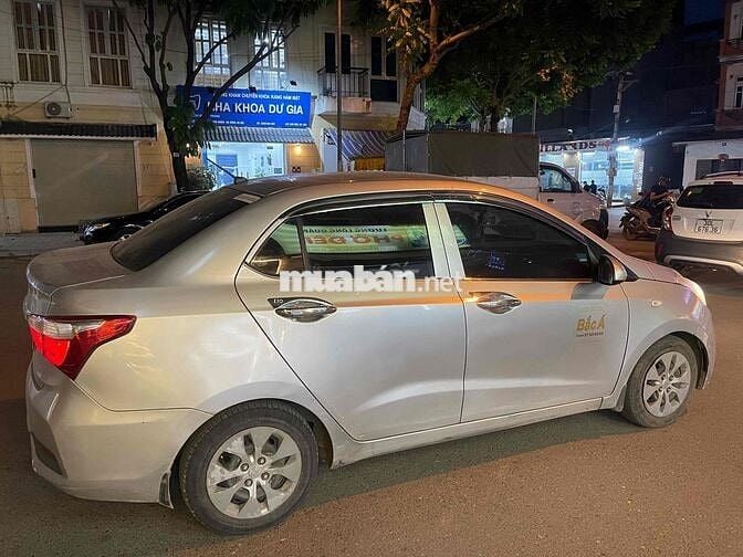 Hyundai Grand i10 Bạc Gia đình/Dịch vụ