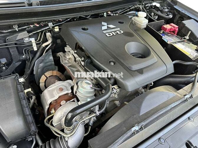 Mitsubishi Triton GLS Premium 2018 4x2AT Xám bạc