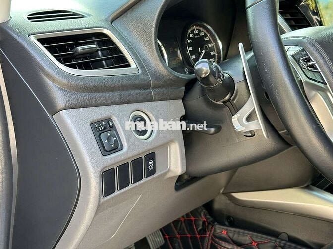Mitsubishi Triton GLS Premium 2018 4x2AT Xám bạc