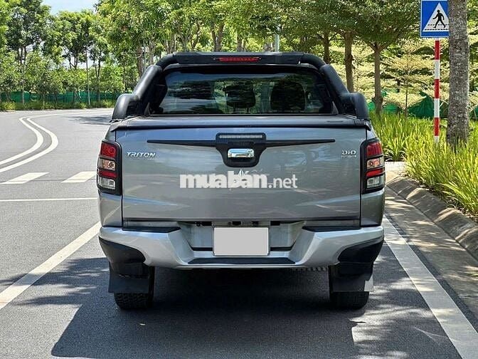 Mitsubishi Triton GLS Premium 2018 4x2AT Xám bạc