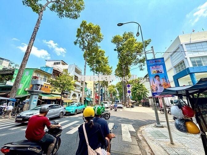 HƠN 300M2 SỬ DỤNG - GẦN VẠN HẠNH MALL - SỐ 39 LÝ THƯỜNG KIỆT, QUẬN 10