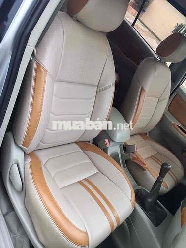 Toyota Innova 8 chỗ Bạc