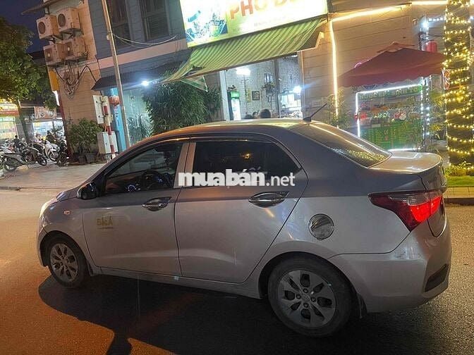 Hyundai Grand i10 Bạc Gia đình/Dịch vụ